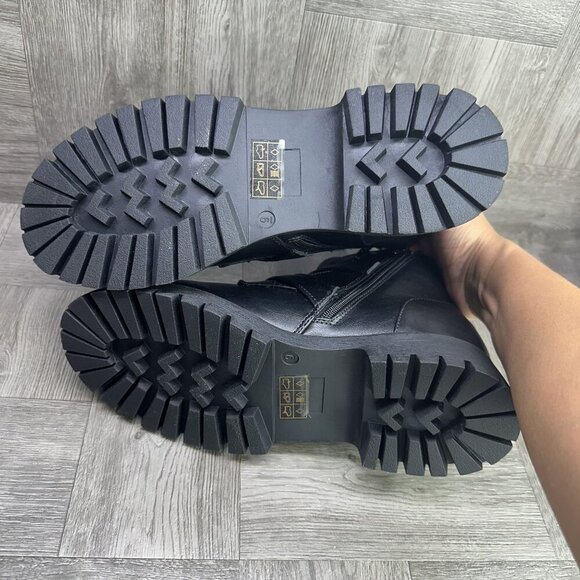 Journee Collection Women's size 9 Maebury Black Booties - Picture 7 of 8